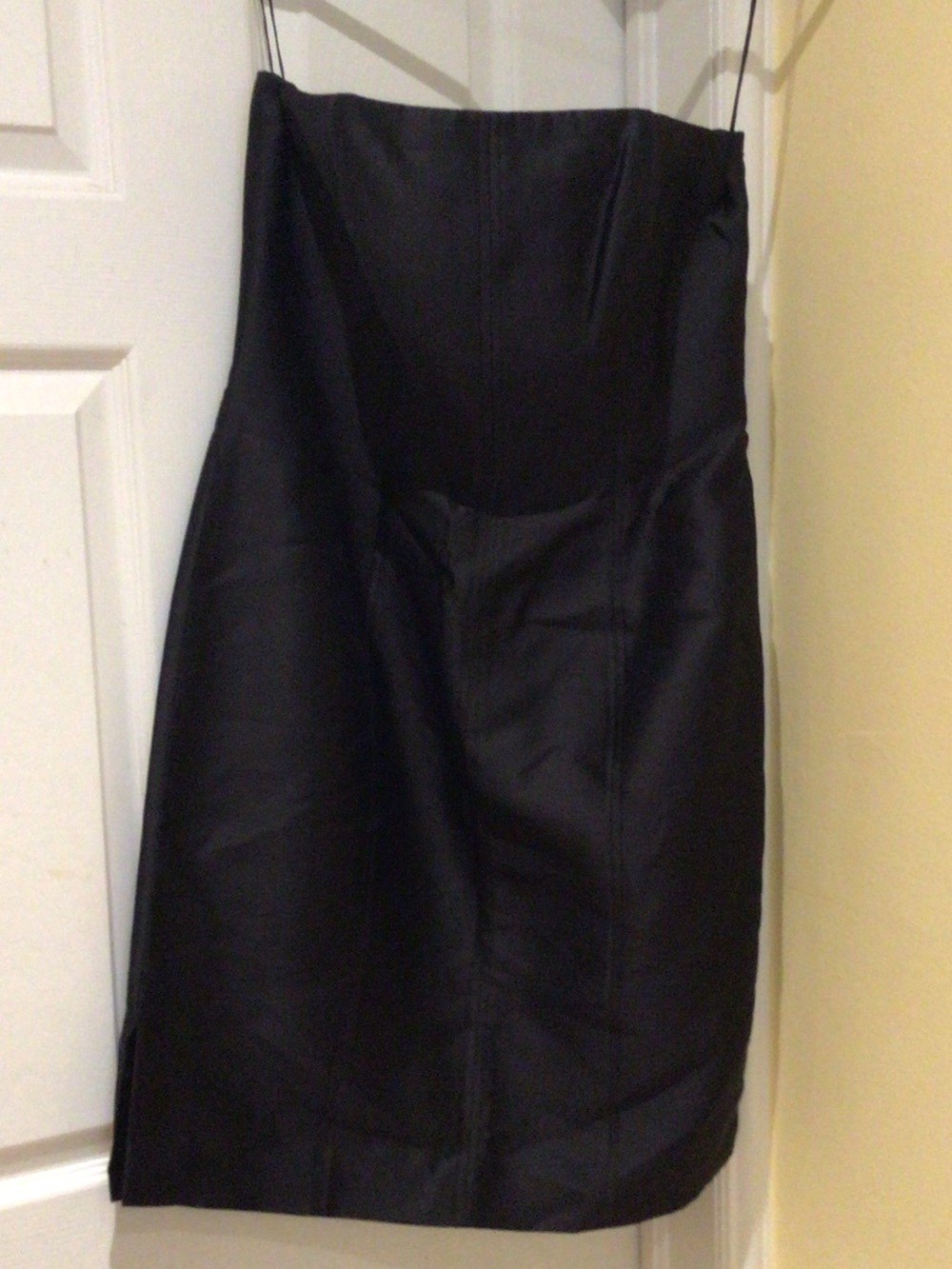Timeless Tailored Italian Chic Feminine Silk Black Strapless Sheath Dress